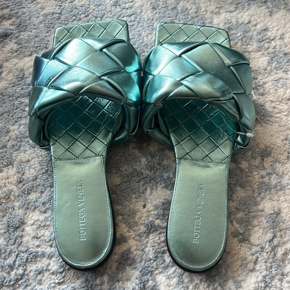 New w/ tags Bottega Veneta Lido sandals size 8 (retails: $1,395) - Picture 11 of 12